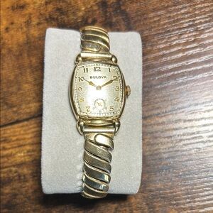 Bulova Gold Vintage Automatic in Excellent Condition